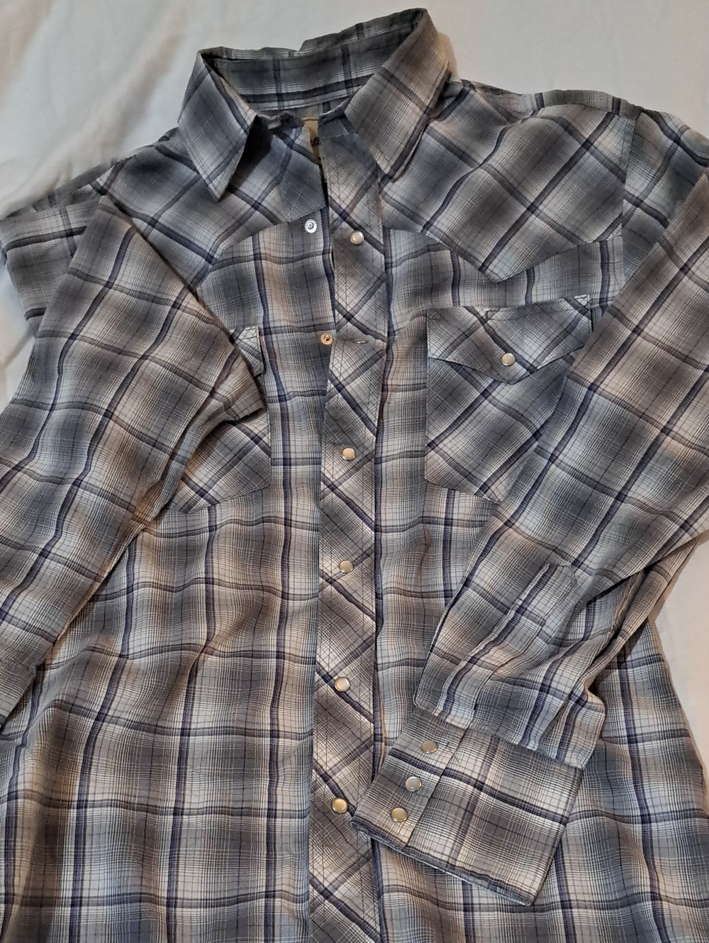 Wrangler Gray and Navy Plaid Western Button-Up Shirt
